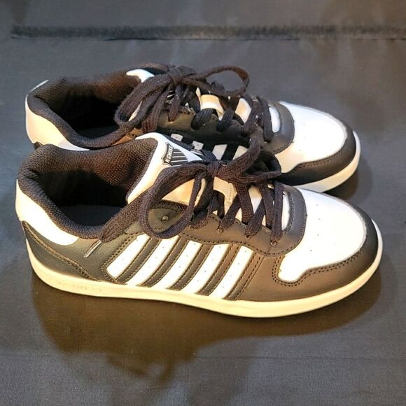 BRAND NEW K-SWISS KID UNISEX BLACK & WHITE COURT PALISADES SNEAKERS - Picture 8 of 16